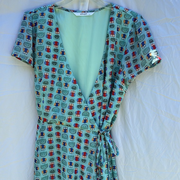 Cute summer dress with owls, very flirty and fun. Size 14 - Picture 5 of 5